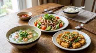 Có mực tươi và dưa leo, thử ngay cách xào này: Món ngon lạ miệng, ăn cùng cơm nóng cực hợp