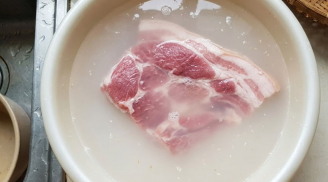 Rửa thịt bằng nước vo gạo có tác dụng gì?