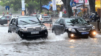 Cách xử lý  khi xe ô tô bị ngập nước vào mùa mưa