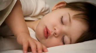 Tại sao cha mẹ nên cho con ngủ trước 9h tối?