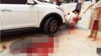 Bé gái 2 tuổi chơi trước đầu xe ô tô bị cán t.ử v.ong, bố mẹ khóc ngất lên ngất xuống vì mất con
