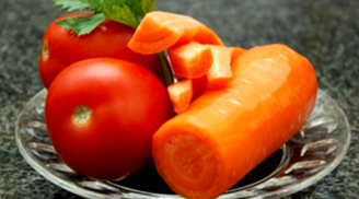 Thực phẩm kết hợp với cà chua sẽ cực độc