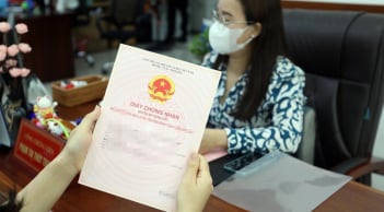 Bỏ Sổ đỏ hộ gia đình: Người dân cố tình không đổi sang mẫu mới bị phạt 20 triệu, đúng không?