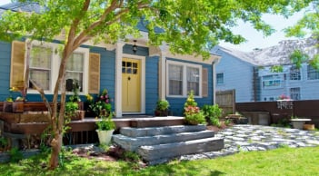 4 đồ vật đặt trước cửa nhà giàu có