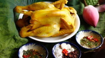 Gà luộc đỏ xương - nứt da chỉ vì thiếu thứ này khi luộc