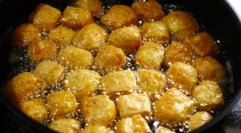 Cách rán đậu lướt ván vàng giòn, thơm nức mũi