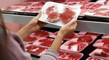 Mua thịt bò có phải cứ chọn miếng đỏ - mềm thì ngon?