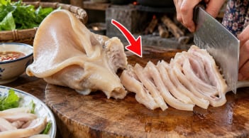 Cách luộc tai heo trắng giòn sần sật