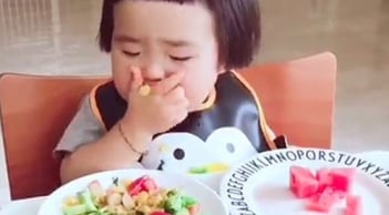 Cảnh báo: ăn nhiều thịt dẫn đến ung thư vú ở bé gái