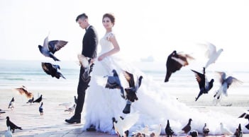 Hé lộ thêm nhiều ảnh cưới 'hiếm' của Lâm Khánh Chi cùng chồng trẻ kém 8 tuổi
