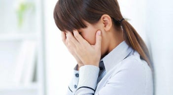 Bé gái 13 tuổi bị ngất xỉu, mẹ đưa con đi khám thì phát hiện ra nguyên nhân bất ngờ