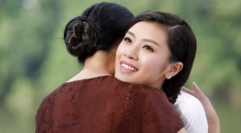 Thư mẹ dặn con gái 'cách chọn chồng': Đừng sợ thanh xuân sẽ cạn, mà con vội vàng chọn nhầm người không đáng