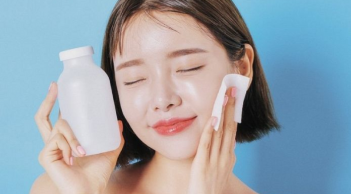 Mẹo chăm sóc da nhạy cảm mùa hè để duy trì làn da khỏe mạnh, tránh tình trạng mẩn đỏ