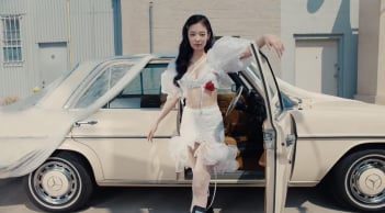 Jennie gợi ý 7 xu hướng làm đẹp bắt mắt trong MV 'Mantra'