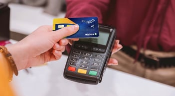 2 thay đổi lớn khi dùng thẻ ATM, ai dùng cũng phải biết kẻo mất tiền oan