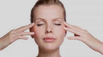 7 mẹo loại bỏ vết chân chim, là phẳng nếp nhăn