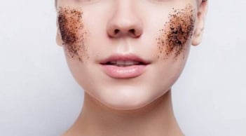 Ghim ngay một số lưu ý để tẩy tế bào chết đúng cách và bảo vệ da hiệu quả.