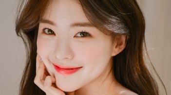 Gợi ý 4 phong cách trang điểm tự nhiên để tự tin tỏa sáng trong bộ ảnh áo dài