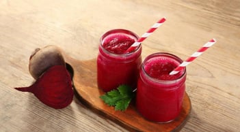 4 loại nước uống tự nhiên giúp cải thiện sức khỏe tóc, giảm rụng tóc