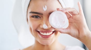 Xu hướng dưỡng ẩm kép uy trì độ ẩm cho da, giúp da luôn mềm mịn, căng bóng