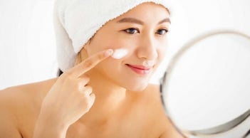 7 bước cơ bản để chị em có ngay cẩm nang điều trị thâm mụn đạt hiệu quả cao