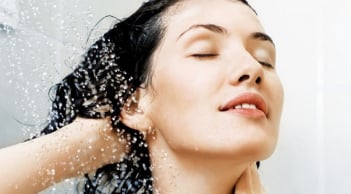 6 tuyệt chiêu gội đầu giúp bạn đạt hiệu quả như vừa được dưỡng tóc tại spa