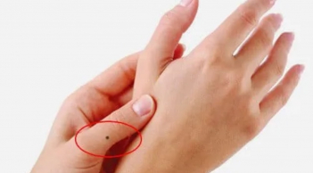 Chị em có 4 đặc điểm này ở bàn tay chứng tỏ lắm tiền, nhiều của