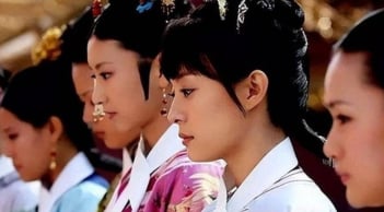 Bí mật hậu cung: Cung nữ thời xưa giải quyết nhu cầu sinh lý ra sao khiến nhiều người bất ngờ