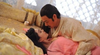 Vì sao phi tần cần người dìu về cung sau khi thị tẩm? Câu trả lời khiến nhiều người ngỡ ngàng