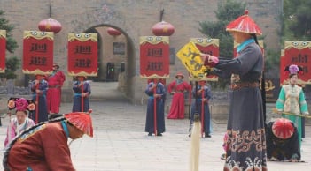 Thời xưa không có chuyển khoản, Hoàng đế phát lương cho quan lại cả nước bằng cách nào?