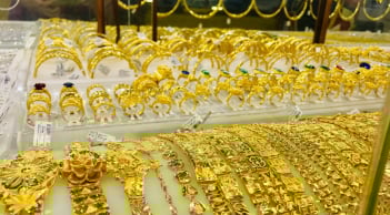 Sáng 4/5, giá vàng trong nước tiếp tục neo cao: Vì sao chênh lệch với thế giới lên tới 18 triệu đồng/lượng?
