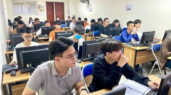 Ngành học có điểm chuẩn cao chót vót, thị trường khát nhân lực, ra trường lương 50 triệu/tháng