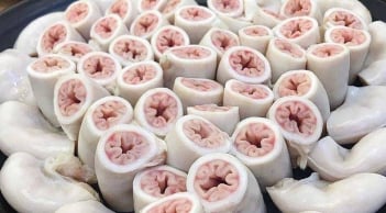 Sử dụng lòng lợn không đúng cách có thể gây hại sức khỏe nghiêm trọng, chuyên gia cảnh báo