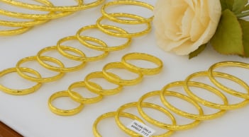 Vàng SJC cán mốc 122 triệu đồng/lượng, chênh thế giới gần 16 triệu: Có gì đang diễn ra?