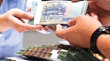 Có tiền muốn gửi tiết kiệm đừng vội mang tiền ra ngân hàng: Làm điều này, dù ít vẫn hưởng lãi suất cao