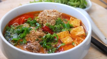 Cách nấu bún riêu cua ngon chuẩn vị: Ăn một lần nhớ mãi