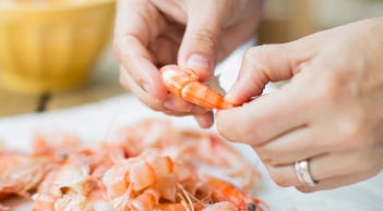 3 sai lầm khi ăn tôm dưới đây mất sạch dinh dưỡng: Đặc biệt là kiểu thứ 2