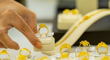 Bảng giá vàng 9999 24K 18K SJC DOJI PNJ hôm nay 13/6/2025