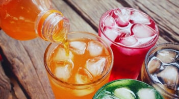 3 loại nước uống thường xuyên sẽ nuôi lớn tế bào ung thư: Loại cuối cùng ai cũng thích