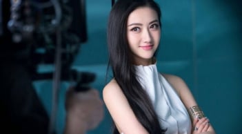 Phụ nữ trung niên nhất định phải biết: 3 điều tuyệt đối không nên nói ra dù trong lòng đầy chua chát