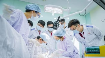 Từ 1/1/2027, bác sĩ bắt buộc thi đánh giá năng lực trước khi hành nghề, tương tự nhiều quốc gia tiên tiến