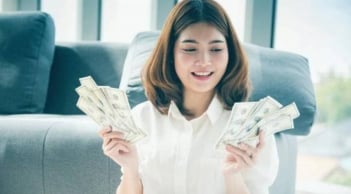 4 suy nghĩ khiến bạn mãi nghèo: Chuyên gia cảnh báo 'điểm mù tài chính' nhiều người mắc phải
