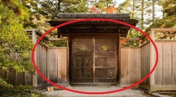 Tổ tiên cảnh báo: Nhà có 2 cửa này, càng ở càng lụi bại, tiền bạc đội nón ra đi