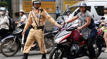Kể từ tháng 7/2025: Vợ chồng đi xe của nhau, không chính chủ có bị phạt tới 8 triệu đồng có đúng không?