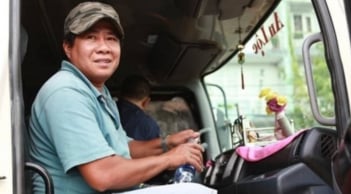 Vì sao nhiều tài xế xe tải đường dài luôn dẫn theo phụ nữ? Lý do phía sau khiến ai cũng bất ngờ