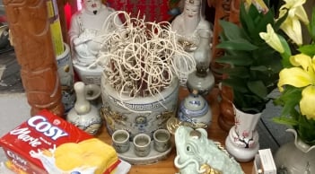 Hết Rằm hạ gấp thứ này khỏi ban thờ thần Tài, giữ cố Lộc tiêu tán hết