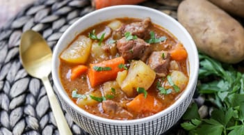 Cách nấu thịt bò sốt vang nhanh nhừ