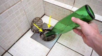 Đổ bia thừa xuống cống: Mẹo đơn giản giúp giải quyết vấn đề nan giải trong mọi gia đình