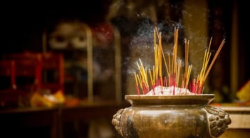 Khi thắp hương thường dùng 1, 3, 5 nén. Khi nào thi dùng 2 nén, rất nhiều người không biết