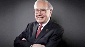 Warren Buffett chỉ ra 5 sai lầm chi tiêu khiến người trẻ mãi không giàu nổi